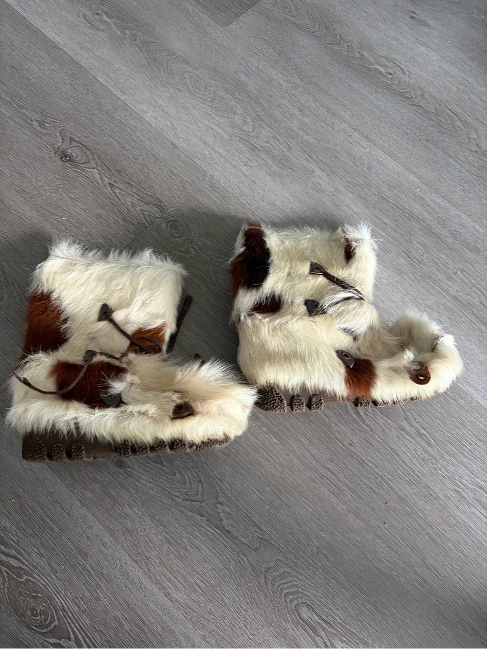 Vintage 70s cow skin yeti fluffy genuine fur boots